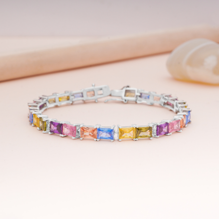 Hiraola's Product Image