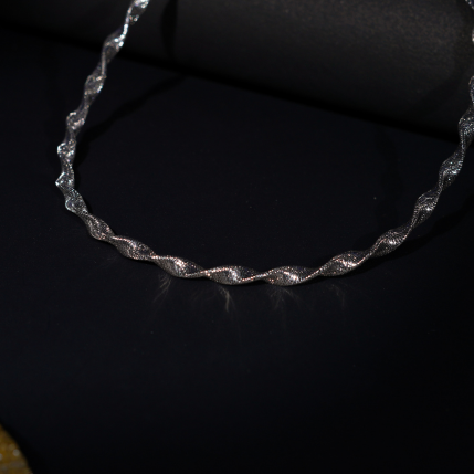 Hiraola's Product Image