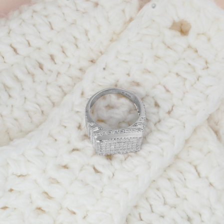 Hiraola's Product Image