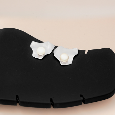 Hiraola's Product Image