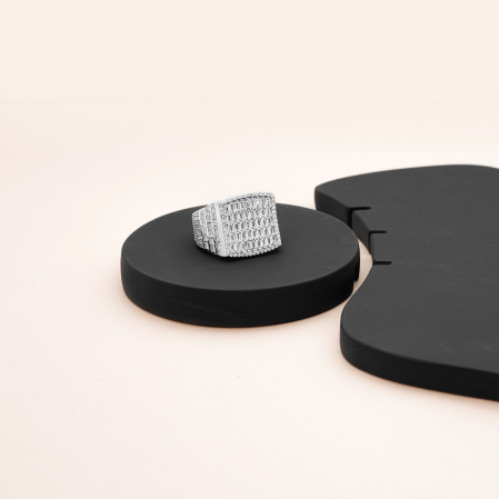 Hiraola's Product Image