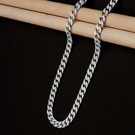 Hiraola's Product Image